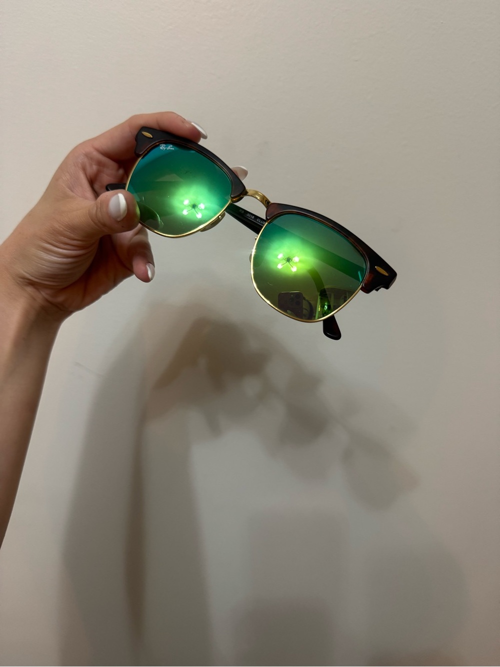 Ray-Ban Black Frame with Green Mirrored Lenses Clubmaster rb3016 51 / 21. 145